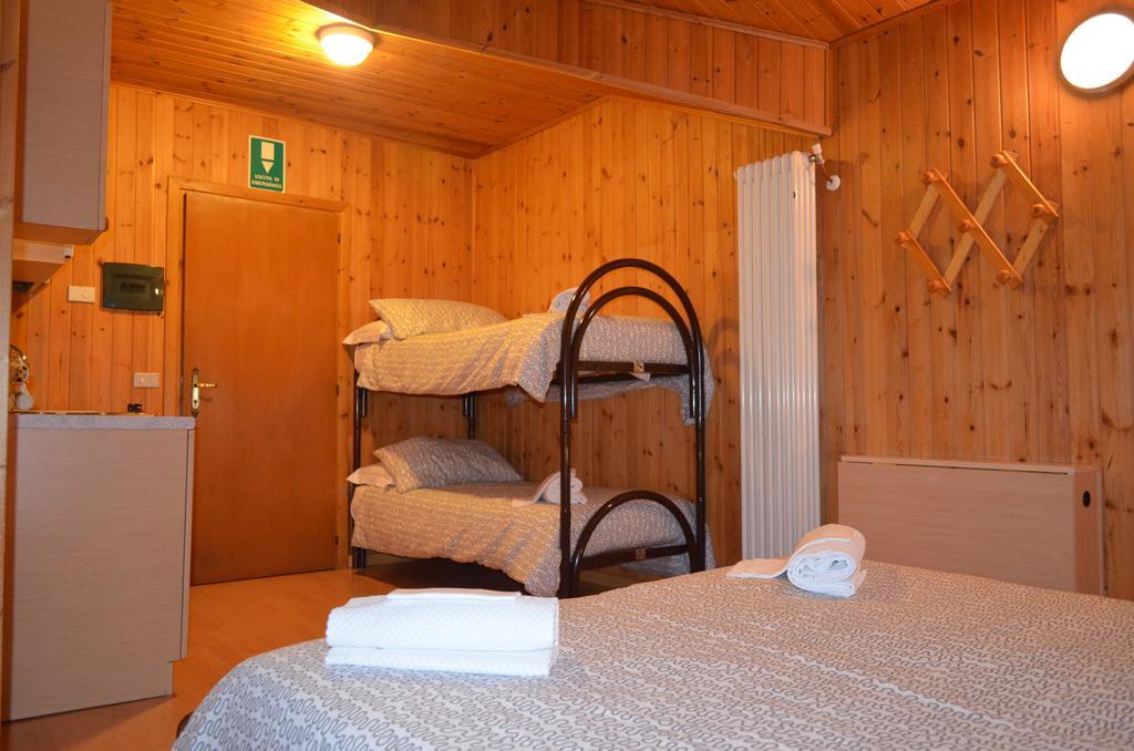 Campodolcino Camping Phòng bức ảnh